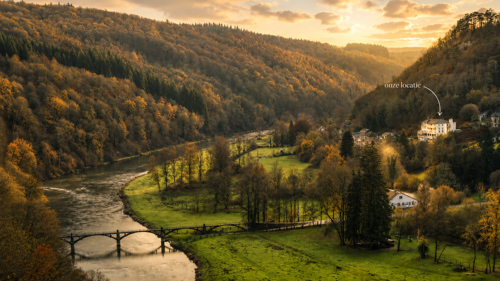 Retreat België in de Ardennen: zonsopkomst over de Semois bij Frahan, met de locatie van de retraite aangegeven